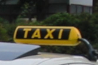Öffnet Kurzvideo - Taxi